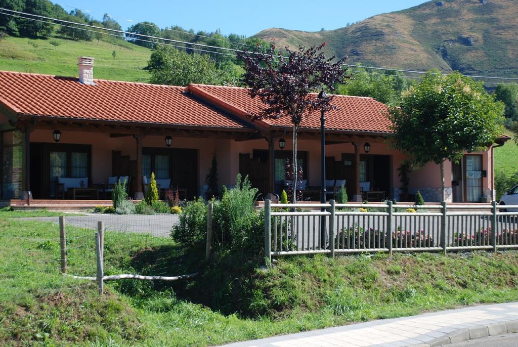 Apartamentos El Pedrayu Onís Exteriér fotografie